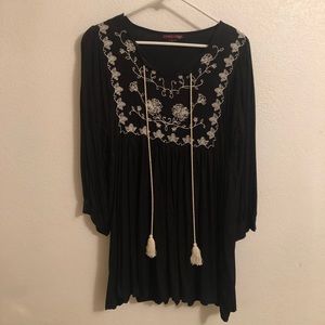 here’s a embroidered Rock-n-Roll Cowgirl tunic in black , size large .